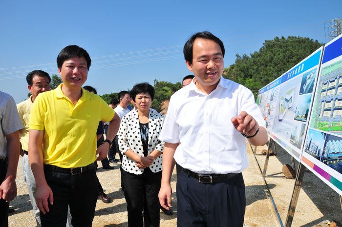 �ӿ��е½������B(t��i)�ǽ��O�����w�ط���(j��ng)���l(f��)չ